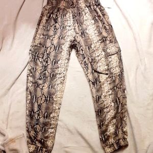 Vagabond Fallon joggers snake print satin feeling Womens small NWT